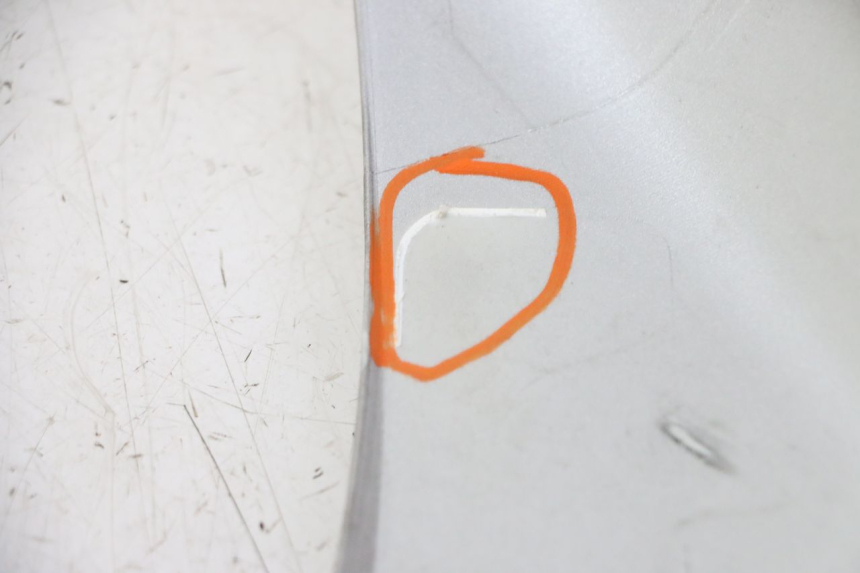 photo de BASSO DELLA SCATOLA DESTRA PEUGEOT CITYSTAR 50 (2013 - 2017) - Zoom sullo stato d'uso