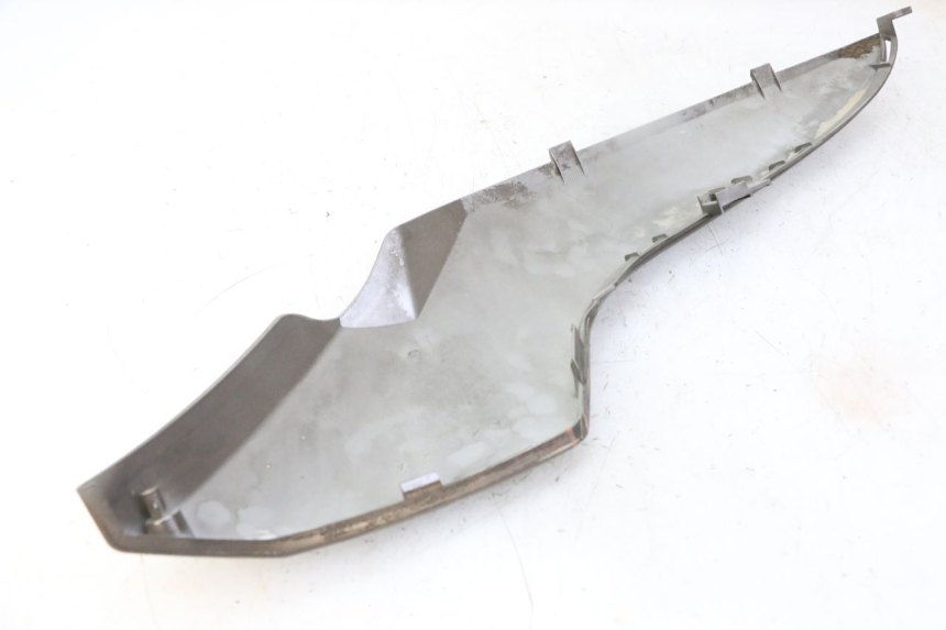 photo de BASSO DELLA SCATOLA DESTRA KYMCO DINK STREET 125 (2009 - 2014) - Primo piano tecnico