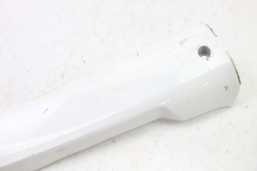 photo de FIANCATA DESTRA SYM FIDDLE 3 III 125 (2014 - 2020) - Zoom sullo stato d'uso