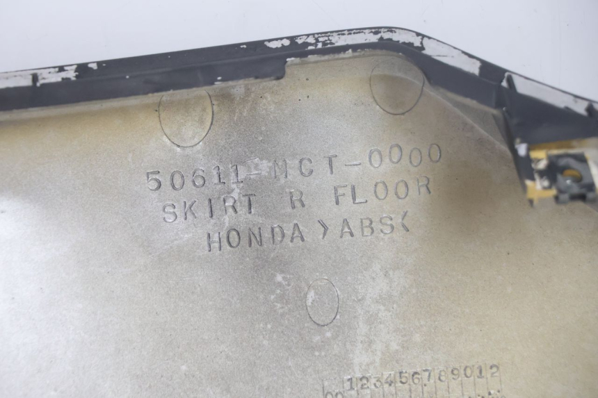 photo de SOTTOPEDANA DESTRA HONDA FJS SILVER WING SILVERWING 400 (2005 - 2008) - Primo piano ad alta risoluzione