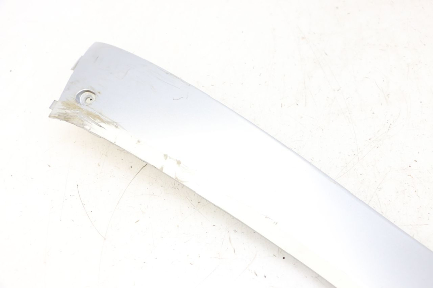 photo de SOTTOPEDANA DESTRA MBK FLAME X 125 (2007 - 2016) - Caratteristiche distintive