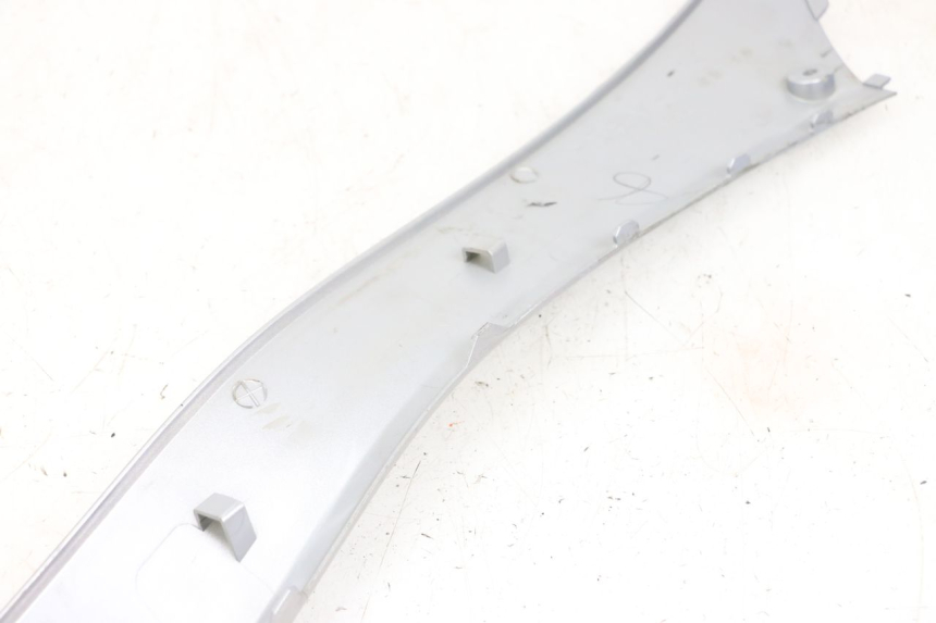 photo de SOTTOPEDANA DESTRA MBK FLAME X 125 (2007 - 2016) - Dettagli dei punti di fissaggio