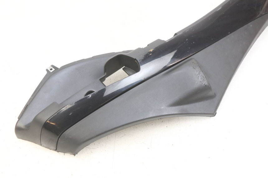 photo de BASSO DELLA SCATOLA DESTRA PIAGGIO FLY 4T 50 (2013 - 2017) - Dettaglio del componente