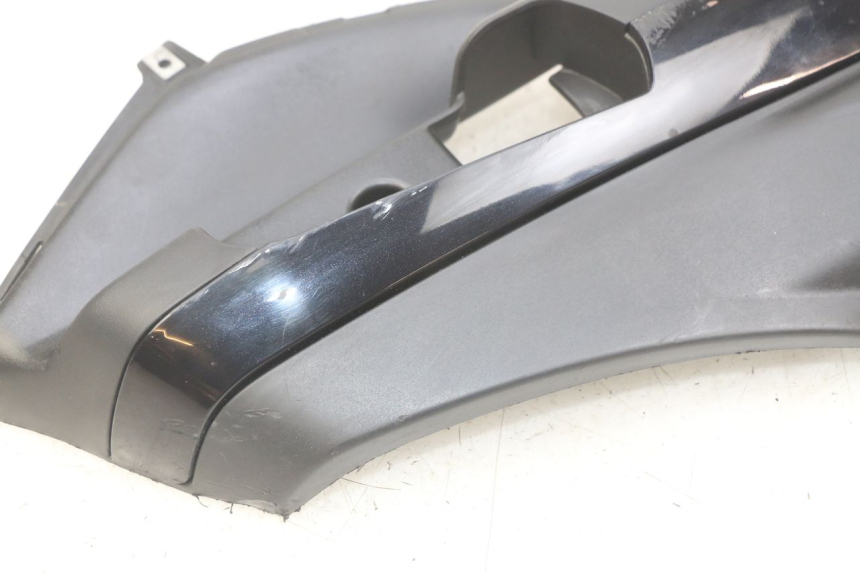 photo de BASSO DELLA SCATOLA DESTRA PIAGGIO FLY 4T 50 (2013 - 2017) - Zoom sullo stato d'uso