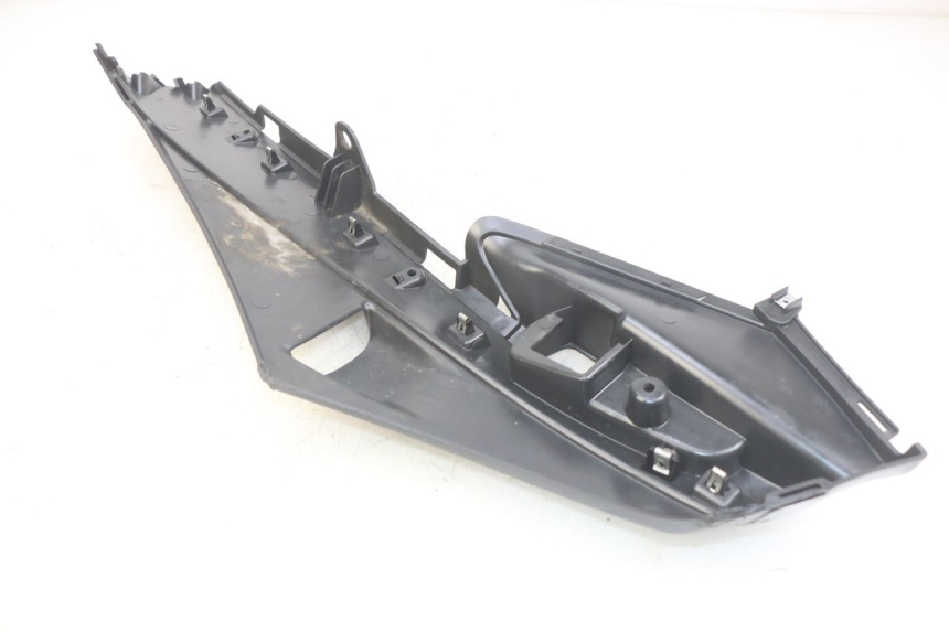 photo de BASSO DELLA SCATOLA DESTRA PIAGGIO FLY 4T 50 (2013 - 2017) - Vista d'insieme del prodotto