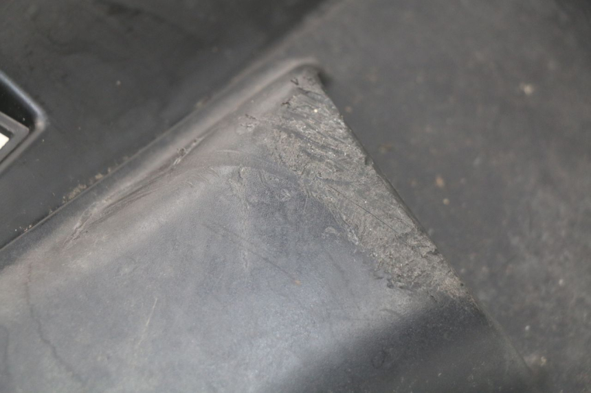 photo de Fondo di carro destro PIAGGIO FLY IE 125 (2012 - 2017) - Dettagli dei punti di fissaggio