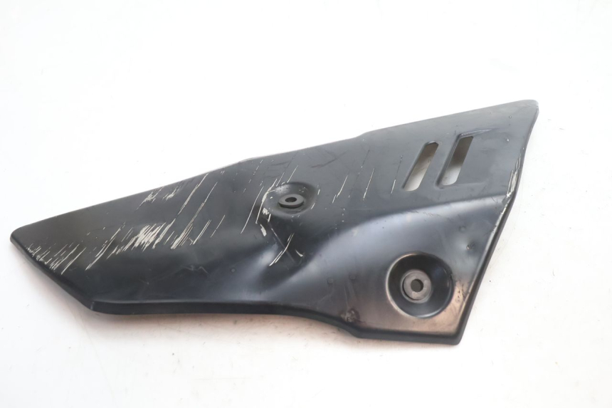 photo de Fondo destro del telaio SUZUKI GSR 600 (2005 - 2012) - Altra angolazione