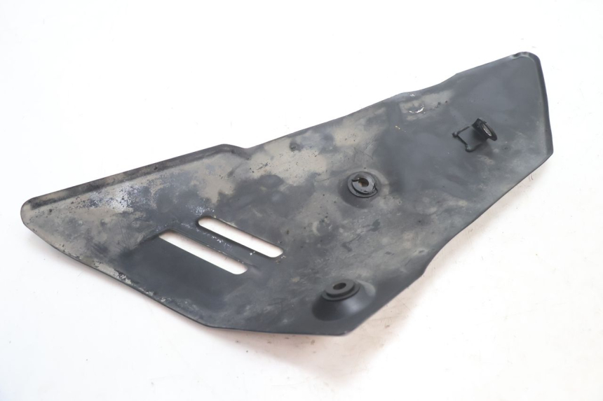 photo de Fondo destro del telaio SUZUKI GSR 600 (2005 - 2012) - Vista d'insieme del prodotto