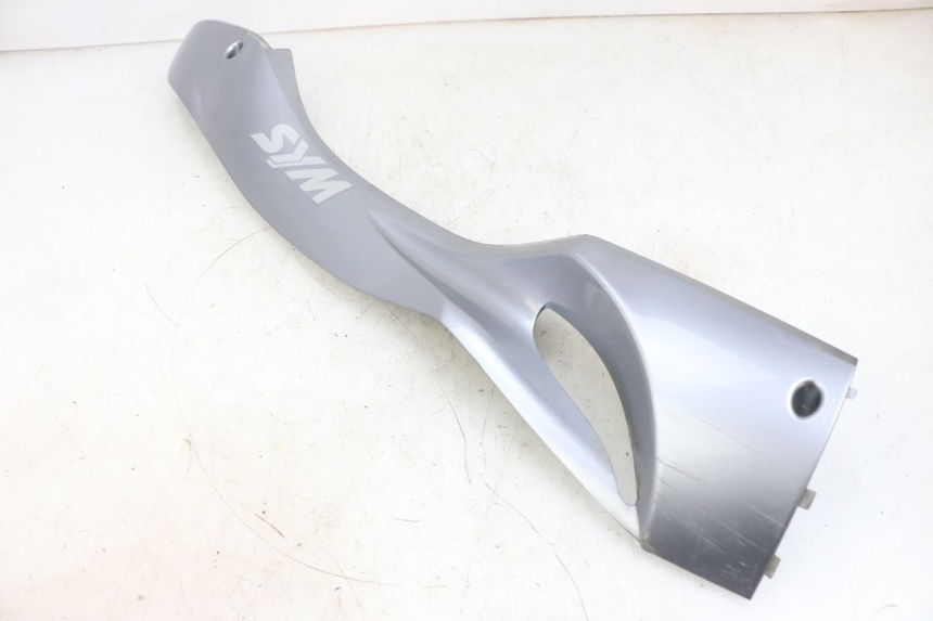 photo de SOTTOPEDANA DESTRA SYM GTS EVO 125 (2009 - 2013) - Caratteristiche distintive