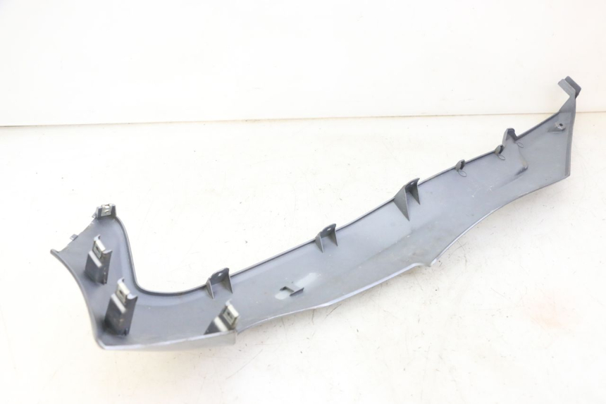 photo de SOTTOPEDANA DESTRA SYM JOYMAX 125 (2010 - 2017) - Dettagli dei punti di fissaggio