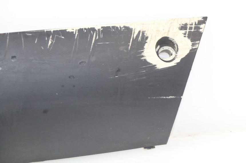 photo de BASSO DELLA SCATOLA DESTRA PEUGEOT KISBEE 2T 50 (2010 - 2017) - Altra angolazione