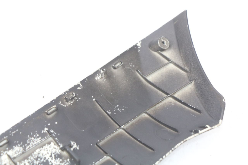 photo de BASSO DELLA SCATOLA DESTRA PEUGEOT KISBEE 2T 50 (2010 - 2017) - Primo piano tecnico