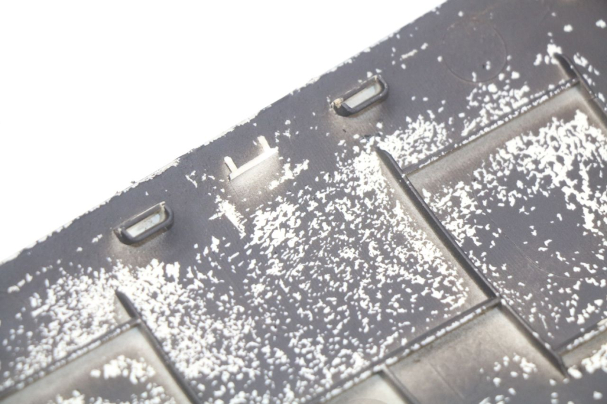 photo de BASSO DELLA SCATOLA DESTRA PEUGEOT KISBEE 2T 50 (2010 - 2017) - Vista d'insieme del prodotto