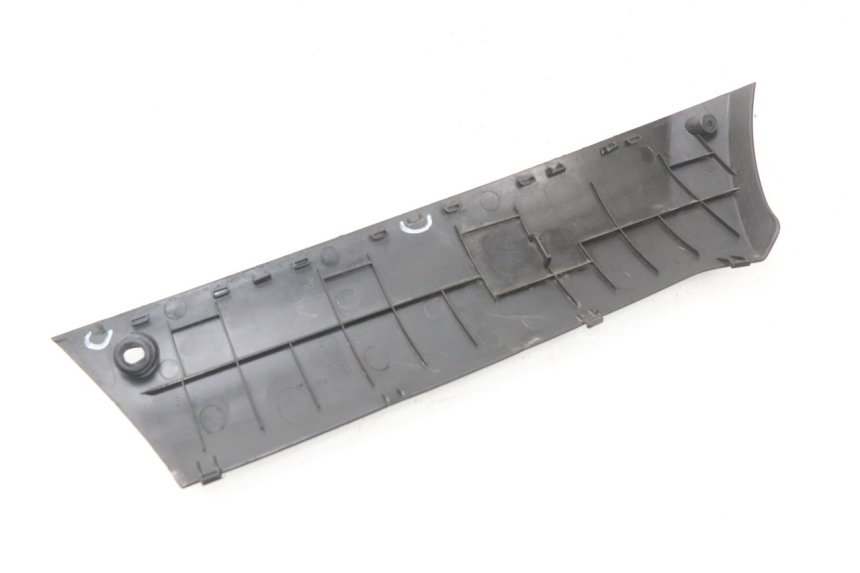 photo de BASSO DELLA SCATOLA DESTRA PEUGEOT KISBEE 2T 50 (2010 - 2017) - Zoom sullo stato d'uso