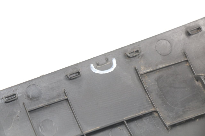 photo de BASSO DELLA SCATOLA DESTRA PEUGEOT KISBEE 2T 50 (2010 - 2017) - Altra angolazione