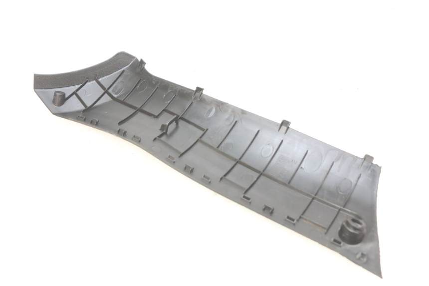 photo de BASSO DELLA SCATOLA DESTRA PEUGEOT KISBEE 2T 50 (2010 - 2017) - Dettaglio del componente