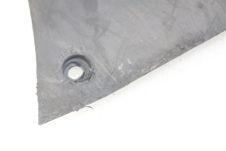 photo de BASSO DELLA SCATOLA DESTRA PEUGEOT KISBEE 2T 50 (2010 - 2017) - Primo piano tecnico