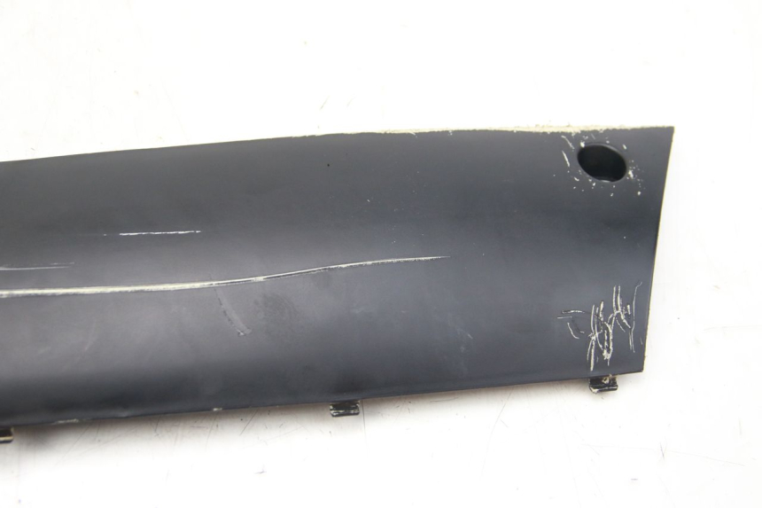 photo de BASSO DELLA SCATOLA DESTRA PEUGEOT KISBEE 2T 50 (2018 - 2022) - Dettaglio del componente