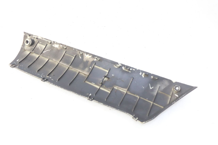 photo de BASSO DELLA SCATOLA DESTRA PEUGEOT KISBEE 4T 50 (2010 - 2017) - Primo piano tecnico