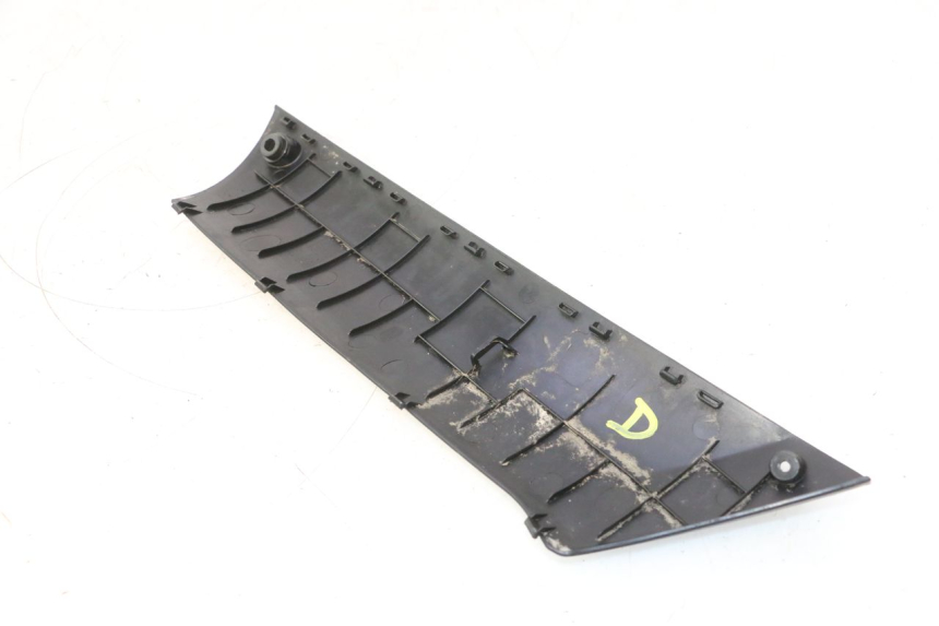 photo de SOTTOPEDANA DESTRA PEUGEOT KISBEE 4T 50 (2023 - 2026) - Dettaglio del componente