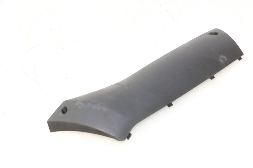 photo de SOTTOPEDANA DESTRA PEUGEOT KISBEE 4T 50 (2023 - 2026) - Primo piano tecnico