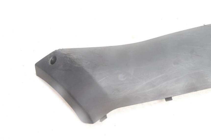 photo de BASSO DELLA SCATOLA DESTRA PEUGEOT KISBEE 4T 50 (2010 - 2017) - Dettaglio del componente
