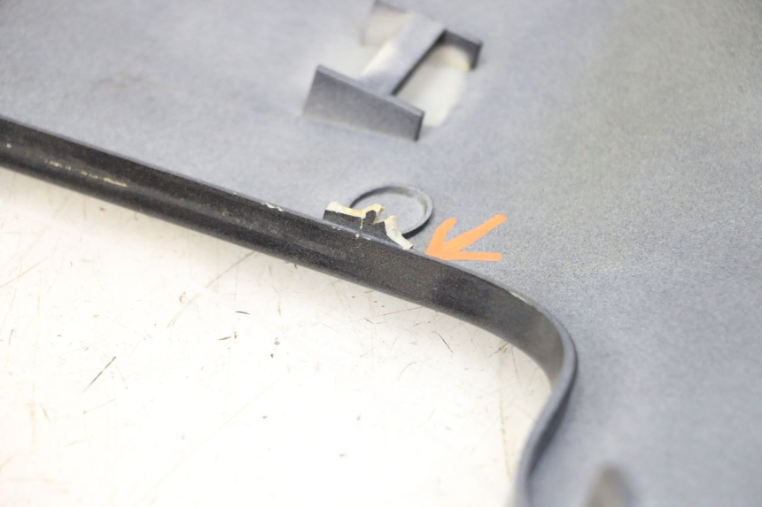 photo de Fondo destro del telaio KYMCO XCITING 500 (2007 - 2010) - Zoom sullo stato d'uso