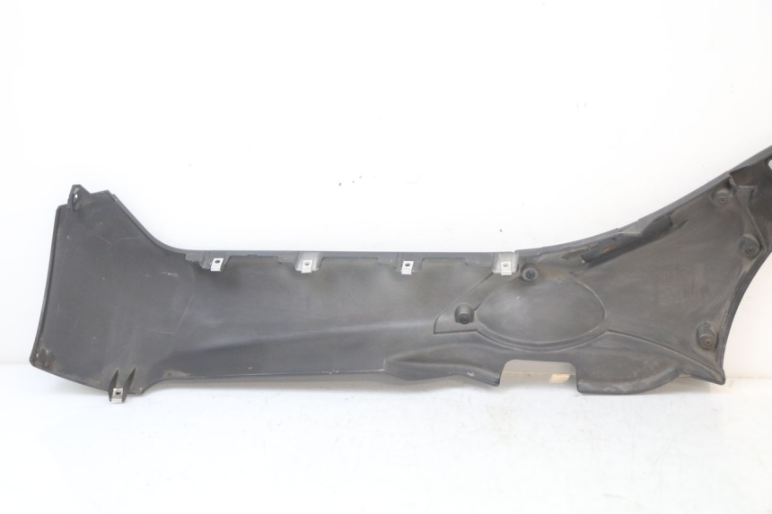 photo de SOTTOPEDANA DESTRA PIAGGIO MP3 HPE 350 (2018 - 2020) - Dettagli dei punti di fissaggio