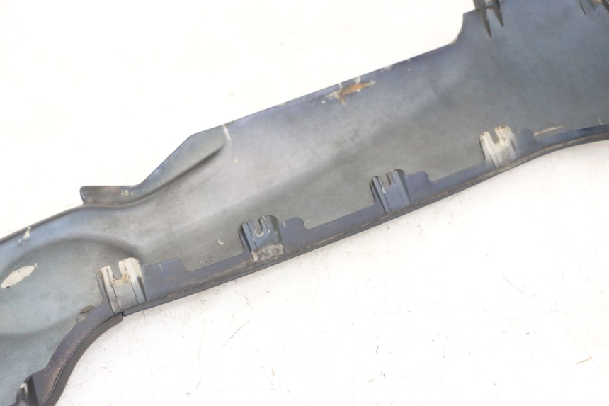 photo de SOTTOPEDANA DESTRA PIAGGIO MP3 LT 300 (2010 - 2016) - Zoom sullo stato d'uso