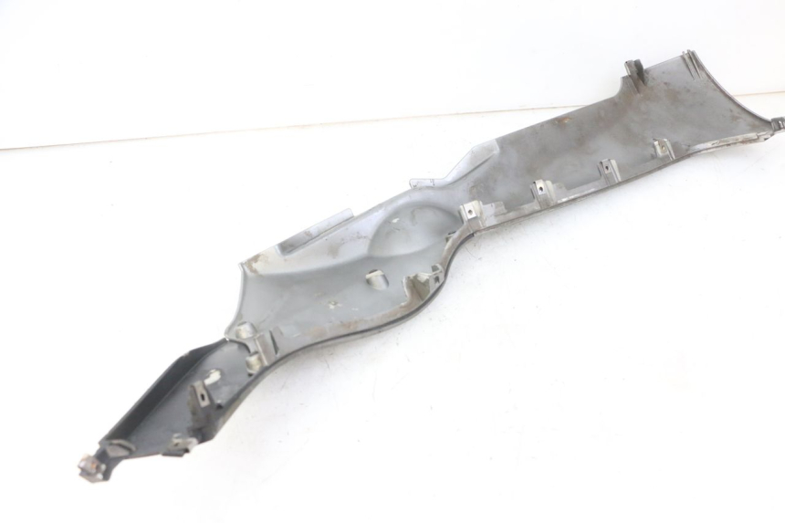 photo de Fondo destro del telaio PIAGGIO MP3 LT 300 (2010 - 2016) - Dettagli dei punti di fissaggio