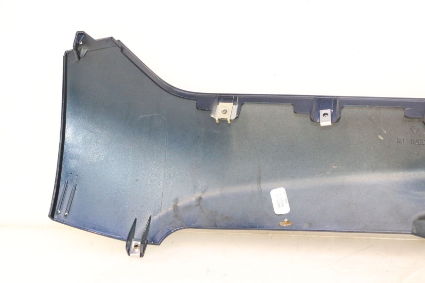 photo de FIANCATA DESTRA PIAGGIO MP3 LT 400 (2007 - 2012) - Altra vista dell'articolo