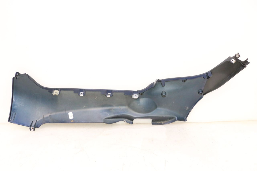 photo de FIANCATA DESTRA PIAGGIO MP3 LT 400 (2007 - 2012) - Caratteristiche distintive