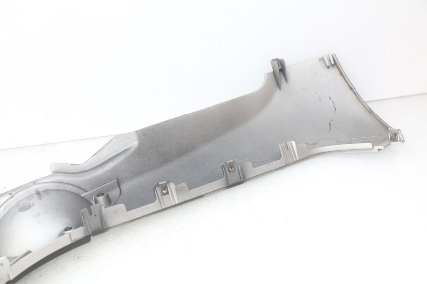 photo de BASSO DELLA SCATOLA DESTRA PIAGGIO MP3 500 (2014 - 2017) - Dettaglio del componente