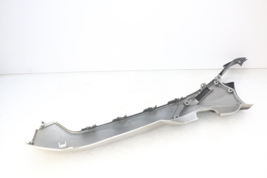 photo de BASSO DELLA SCATOLA DESTRA PIAGGIO MP3 500 (2014 - 2017) - Primo piano tecnico