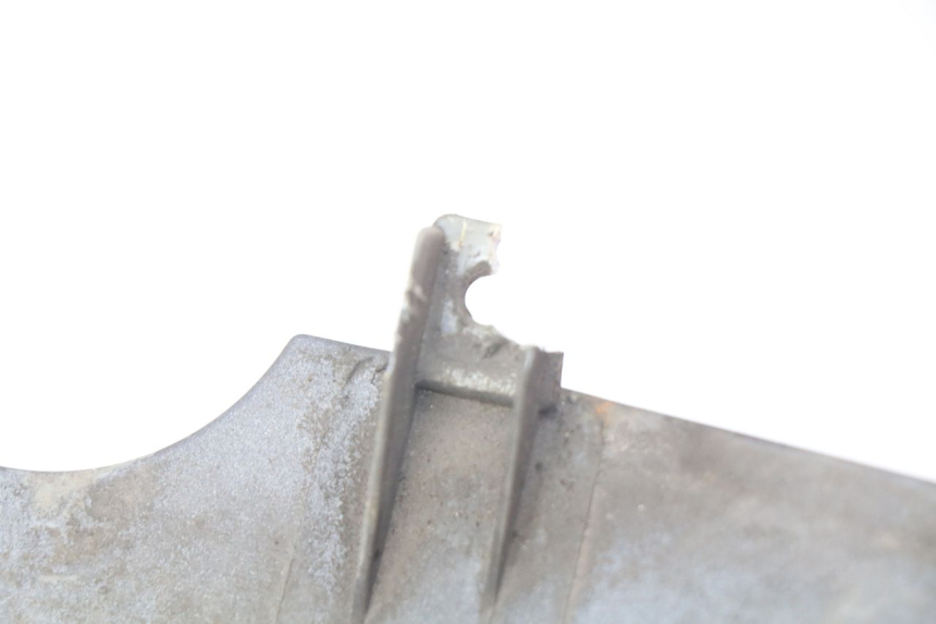 photo de BASSO DELLA SCATOLA DESTRA PIAGGIO MP3 500 (2011 - 2015) - Dettagli dei punti di fissaggio