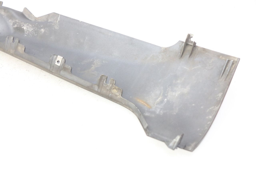 photo de BASSO DELLA SCATOLA DESTRA PIAGGIO MP3 500 (2011 - 2015) - Stato della superficie e materiale