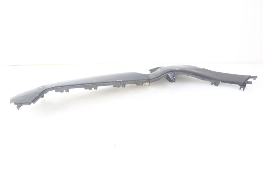 photo de BASSO DELLA SCATOLA DESTRA PIAGGIO MP3 125 (2006 - 2014) - Primo piano tecnico