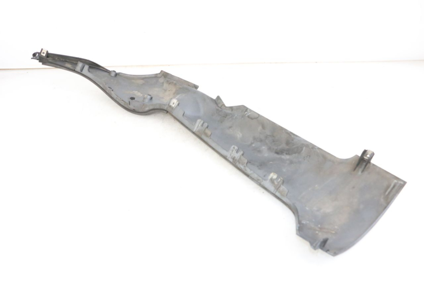 photo de BASSO DELLA SCATOLA DESTRA PIAGGIO MP3 500 (2011 - 2015) - Zoom sullo stato d'uso