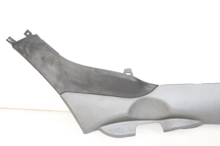 photo de BASSO DELLA SCATOLA DESTRA PIAGGIO MP3 500 (2011 - 2015) - Dettagli dei punti di fissaggio