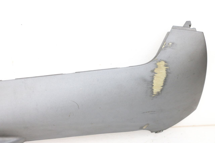 photo de BASSO DELLA SCATOLA DESTRA PIAGGIO MP3 500 (2011 - 2015) - Stato della superficie e materiale