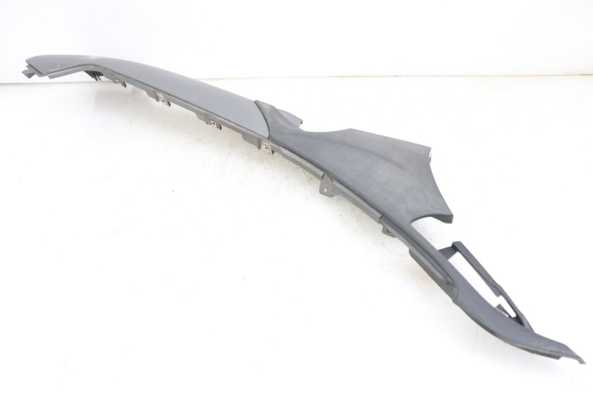 photo de SOTTOPEDANA DESTRA PIAGGIO MP3 500 (2016 - 2018) - Primo piano tecnico