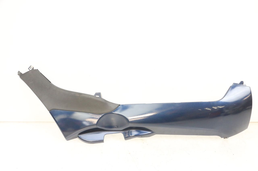 photo de SOTTOPEDANA DESTRA PIAGGIO MP3 RL 250 (2006 - 2010) - Caratteristiche distintive