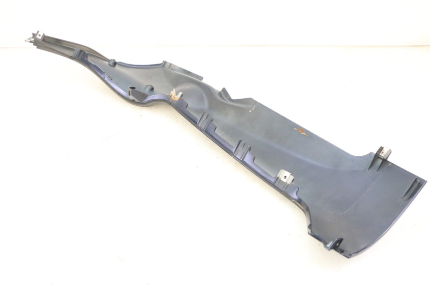 photo de SOTTOPEDANA DESTRA PIAGGIO MP3 RL 250 (2006 - 2010) - Primo piano tecnico