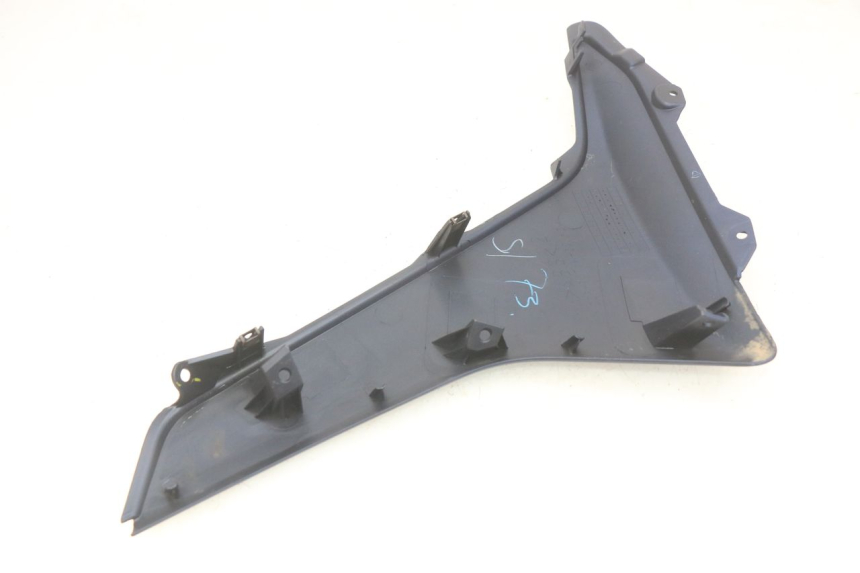 photo de BASSO DELLA SCATOLA DESTRA YAMAHA N-MAX NMAX 125 (2017 - 2020) - Dettaglio del componente