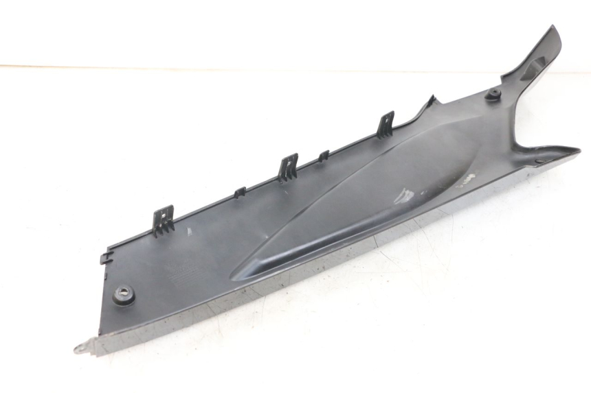 photo de BASSO DELLA SCATOLA DESTRA DAELIM S3 125 (2010 - 2017) - Dettagli dei punti di fissaggio