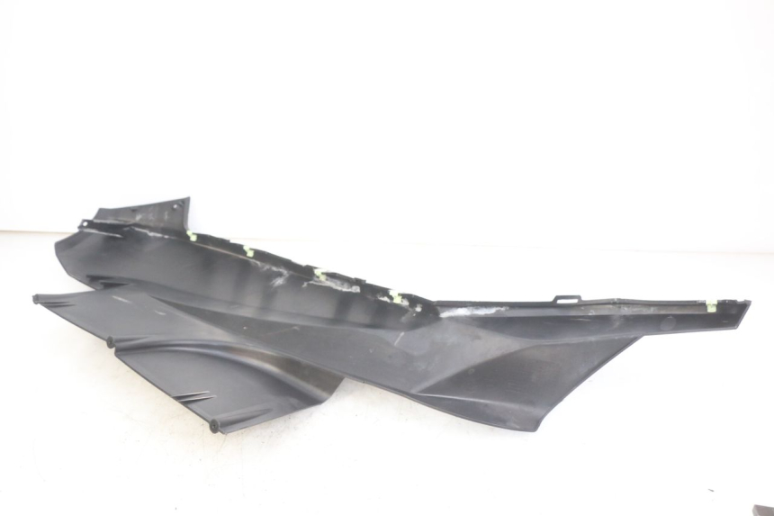 photo de BASSO DELLA SCATOLA DESTRA PEUGEOT SATELIS 125 (2006 - 2009) - Altra angolazione