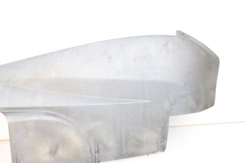 photo de BASSO DELLA SCATOLA DESTRA PEUGEOT SATELIS 125 (2006 - 2009) - Primo piano tecnico