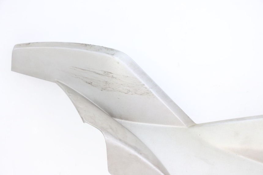 photo de SOTTOPEDANA DESTRA PEUGEOT SATELIS 125 (2010 - 2012) - Caratteristiche distintive