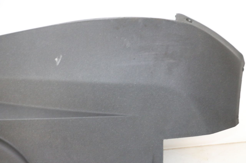 photo de SOTTOPEDANA DESTRA PEUGEOT SATELIS 125 (2013 - 2018) - Caratteristiche distintive