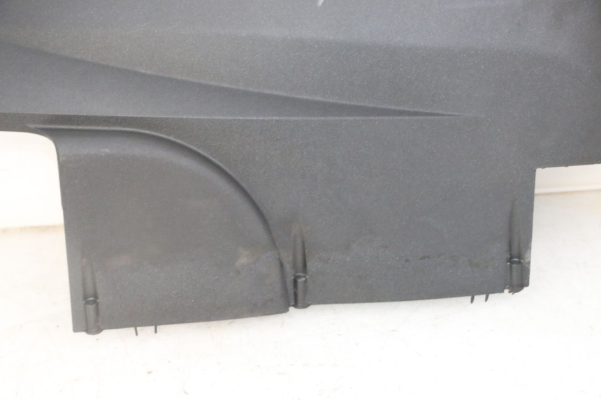 photo de SOTTOPEDANA DESTRA PEUGEOT SATELIS 125 (2013 - 2018) - Zoom sui componenti